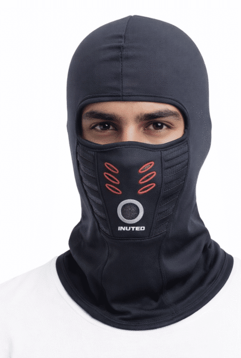 Pourquoi mettre une cagoule sous un casque : Les 3 raisons incroyables !